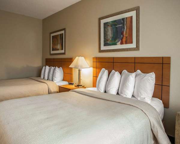  - Quality Inn Forsyth - I-72, Exit 141