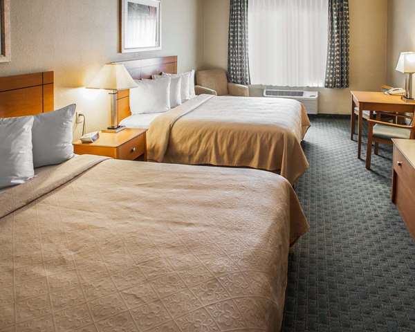  - Quality Inn Forsyth - I-72, Exit 141