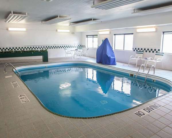 Pool - Quality Inn Forsyth - I-72, Exit 141