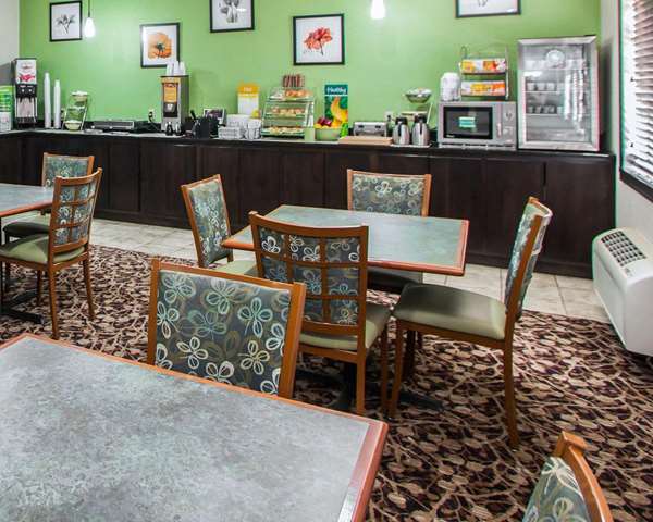 Amenities - Quality Inn Forsyth - I-72, Exit 141