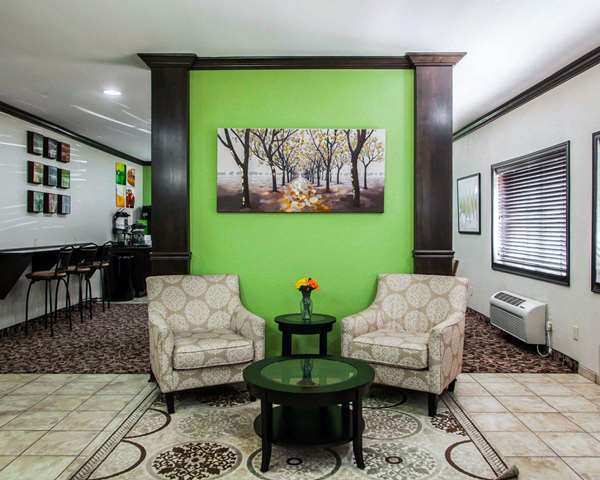  - Quality Inn Forsyth - I-72, Exit 141