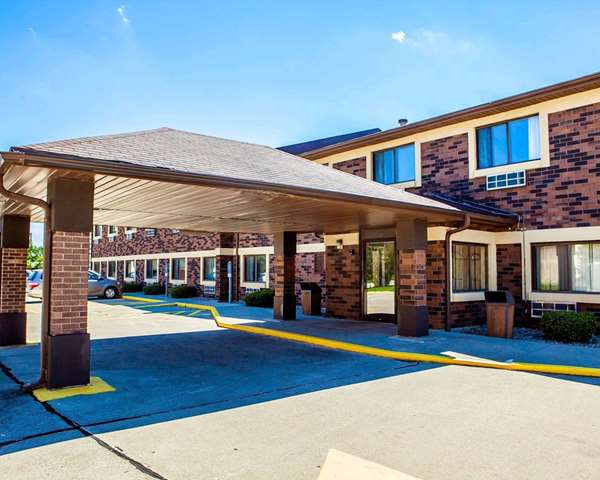 Exterior view - Quality Inn & Suites Champaign - I-74, Exit 182