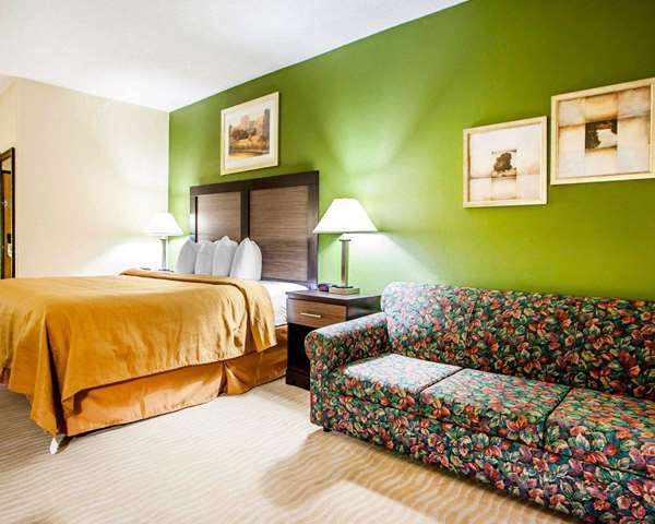 Suite - Quality Inn & Suites Champaign - I-74, Exit 182