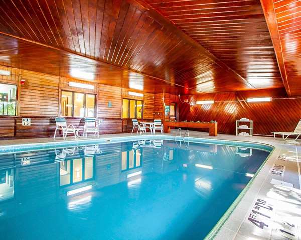 Pool - Quality Inn & Suites Champaign - I-74, Exit 182
