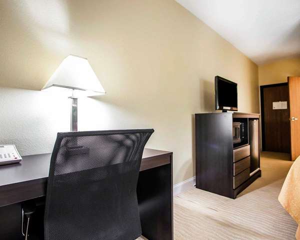  - Quality Inn & Suites Champaign - I-74, Exit 182