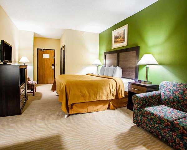 Suite - Quality Inn & Suites Champaign - I-74, Exit 182