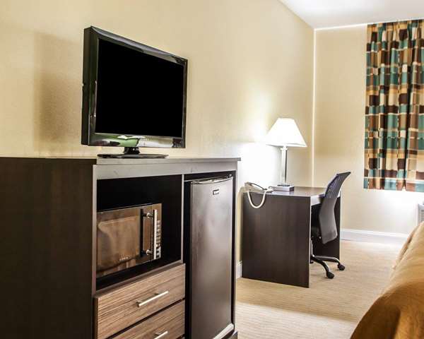  - Quality Inn & Suites Champaign - I-74, Exit 182