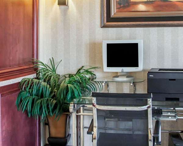 Conference Area - Quality Inn Aurora