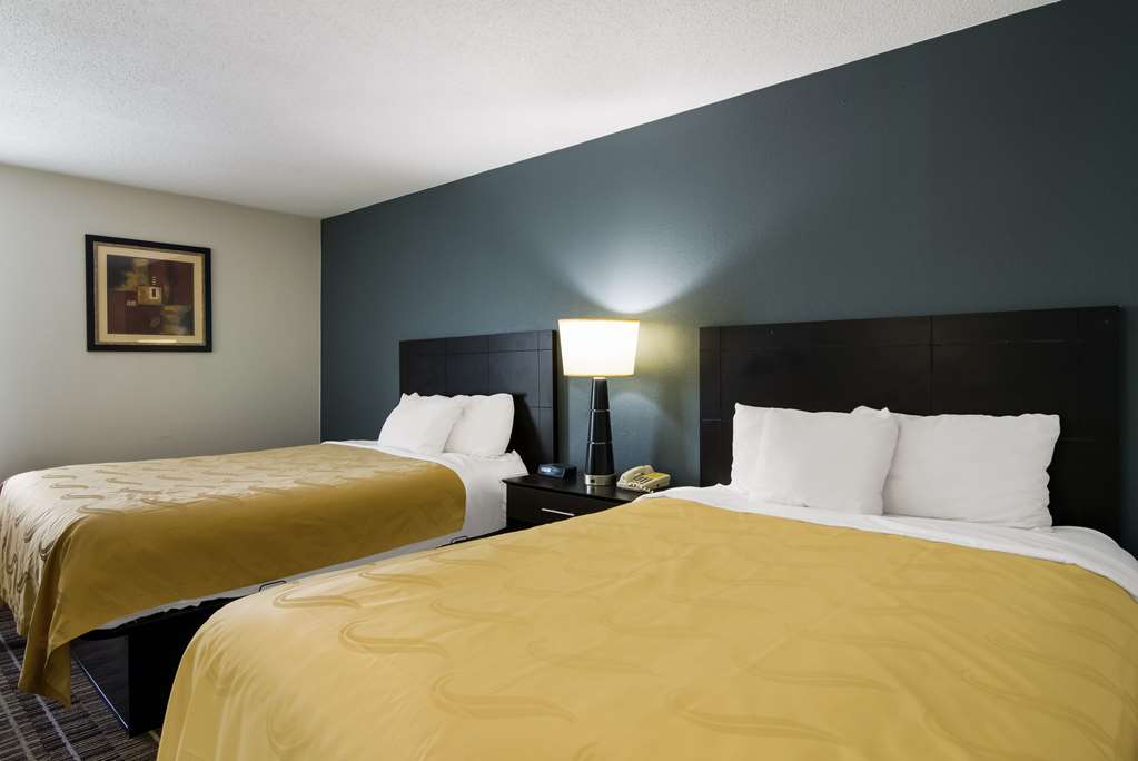 QUALITY INN AURORA - NAPERVILLE ARE-guestroom-Guest Room,On-Site.jpg