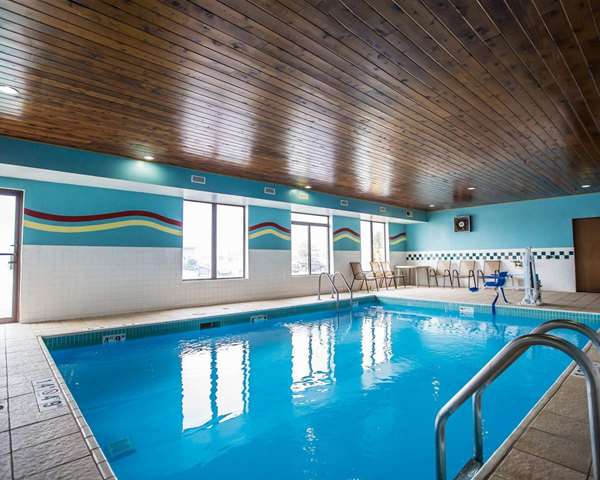 Pool - Quality Inn Peru - I-80, Exit 75