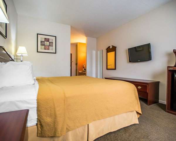  - Quality Inn Peru - I-80, Exit 75