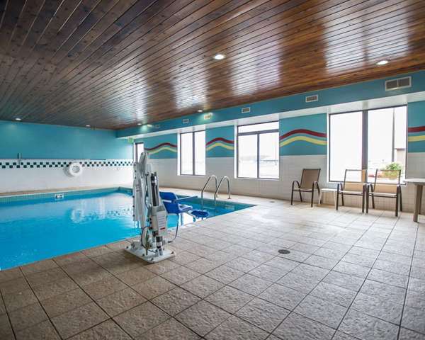 Pool - Quality Inn Peru - I-80, Exit 75