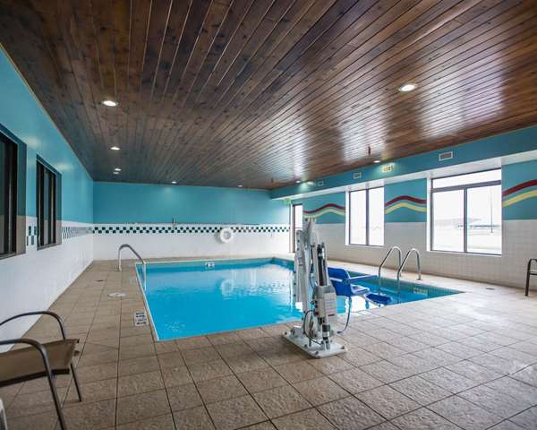 Pool - Quality Inn Peru - I-80, Exit 75