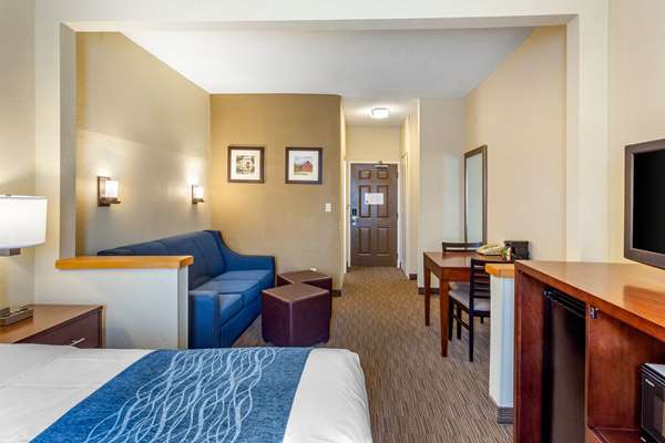Suite - Comfort Inn Rockford - I-39 & I-90, Exit 15