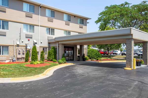 Exterior view - Comfort Inn Rockford - I-39 & I-90, Exit 15