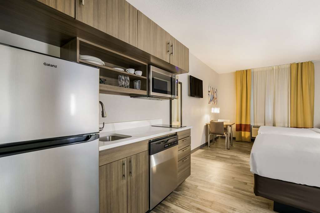 MAINSTAY SUITES JOLIET I-80-guestroom-Guest Room,On-Site.jpg