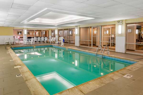 Pool - Comfort Suites Oakbrook Terrace