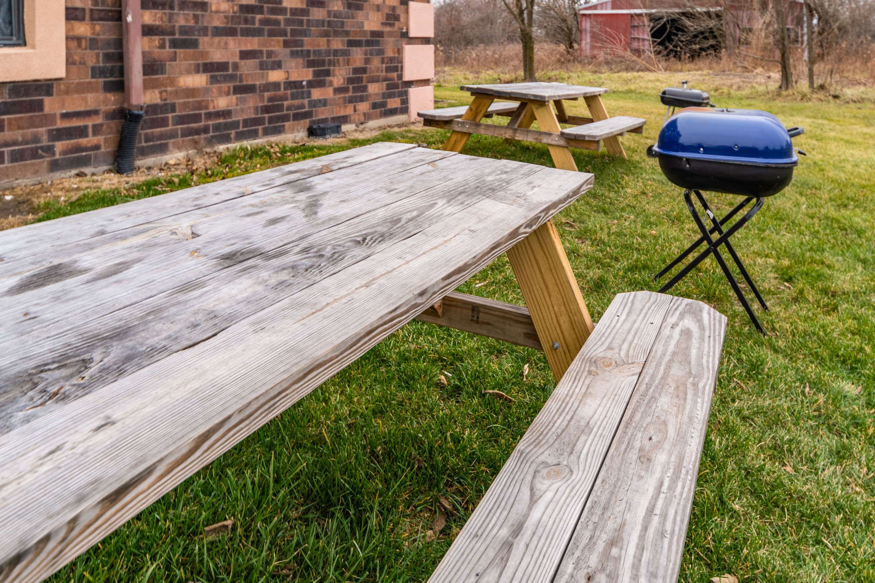 Barbecue area | Quality Inn