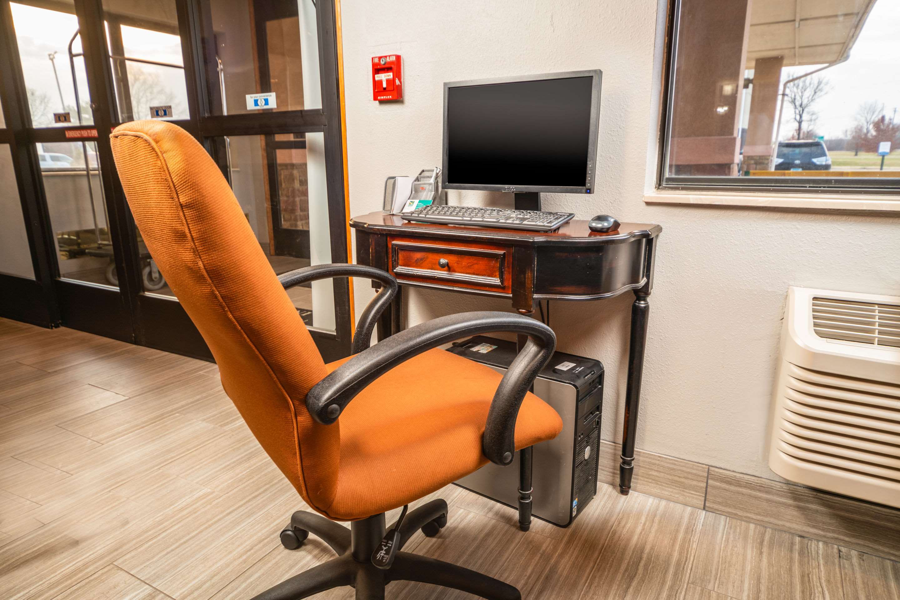 Business center | Quality Inn