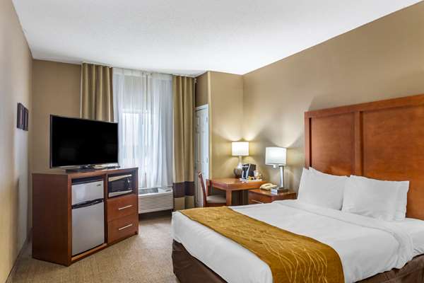  - Comfort Inn Gurnee - I-94, Exit 8