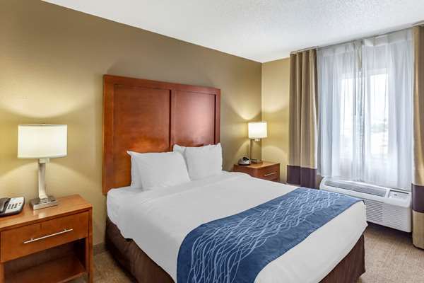  - Comfort Inn Gurnee - I-94, Exit 8