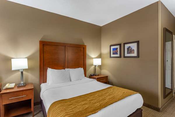  - Comfort Inn Gurnee - I-94, Exit 8