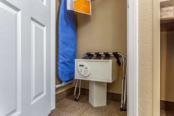 Suite - Comfort Inn Gurnee - I-94, Exit 8