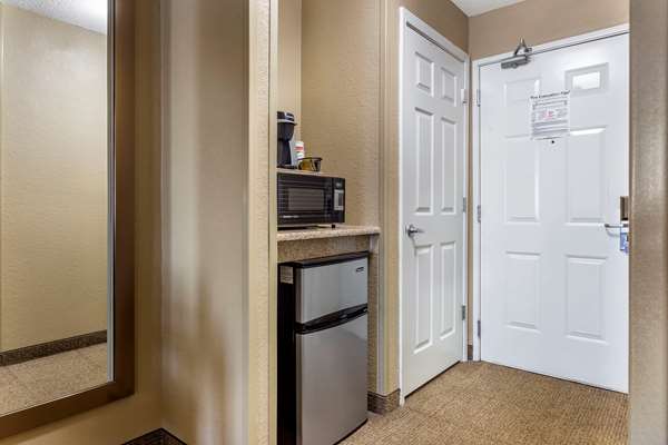 Suite - Comfort Inn Gurnee - I-94, Exit 8