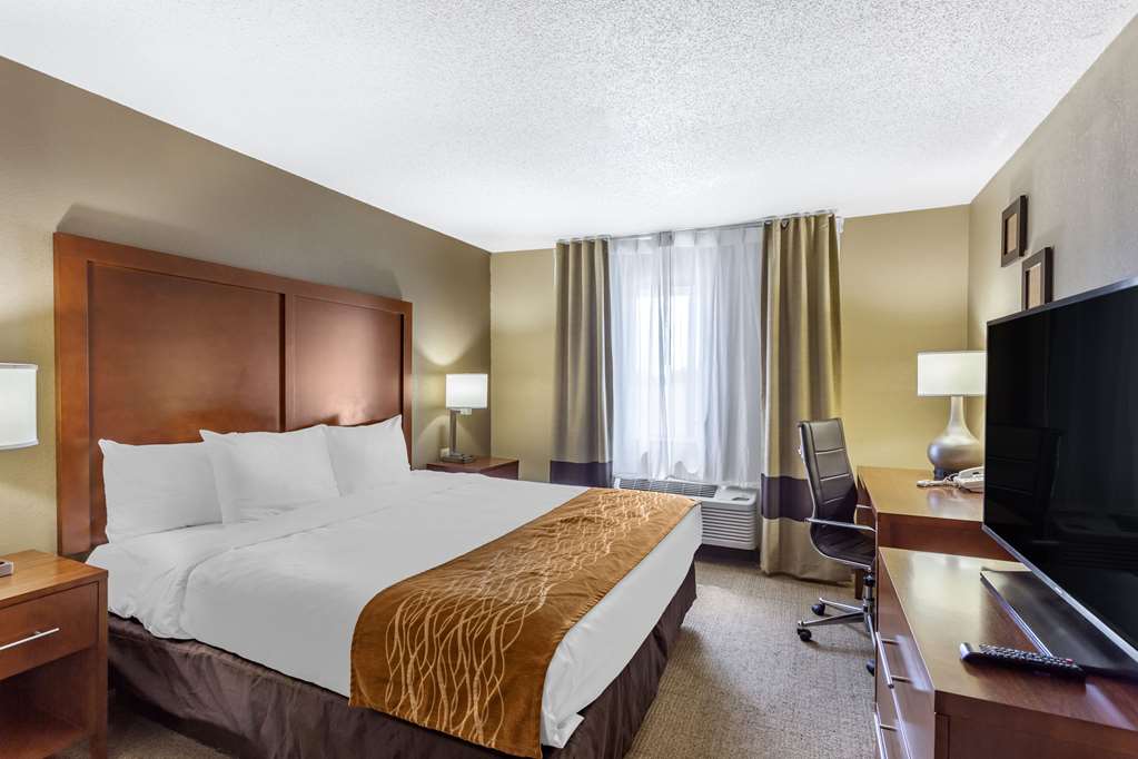COMFORT INN GURNEE NEAR SIX FLAGS-guestroom-Guest Room,Suite,On-Site.jpg