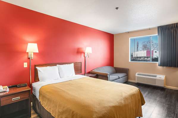  - Econo Lodge Princeton - I-80, Exit 56