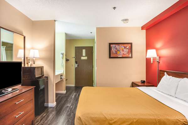  - Econo Lodge Princeton - I-80, Exit 56
