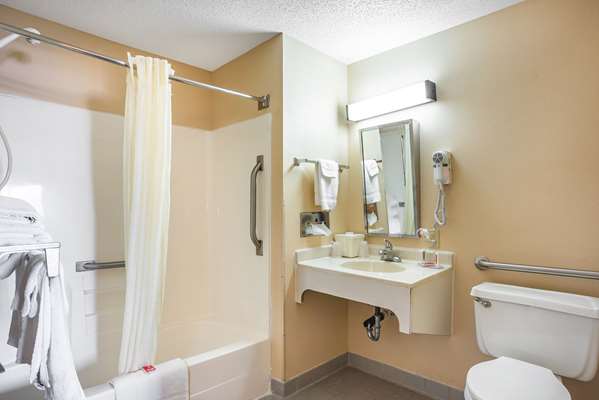  - Econo Lodge Princeton - I-80, Exit 56