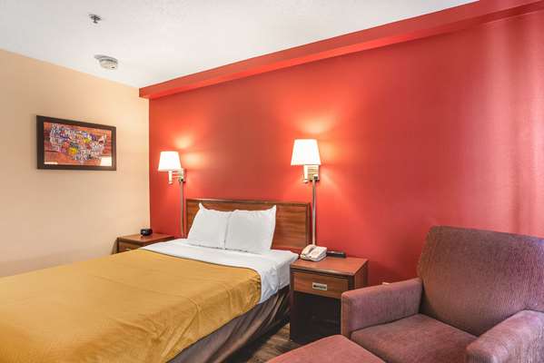  - Econo Lodge Princeton - I-80, Exit 56