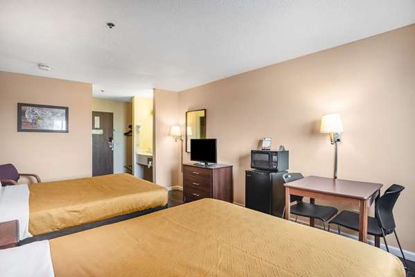  - Econo Lodge Princeton - I-80, Exit 56