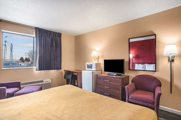  - Econo Lodge Princeton - I-80, Exit 56
