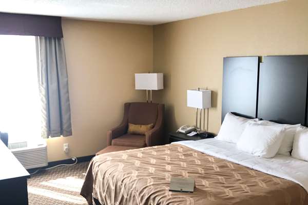  - Quality Inn & Suites Mendota - I-39, Exit 72