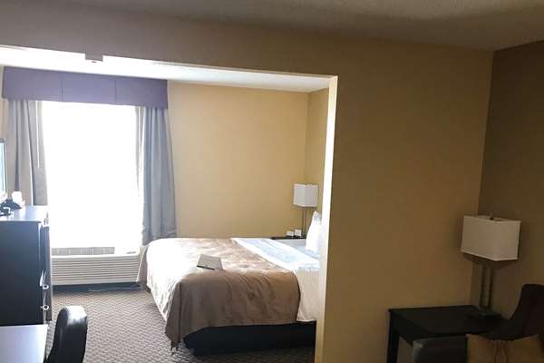  - Quality Inn & Suites Mendota - I-39, Exit 72
