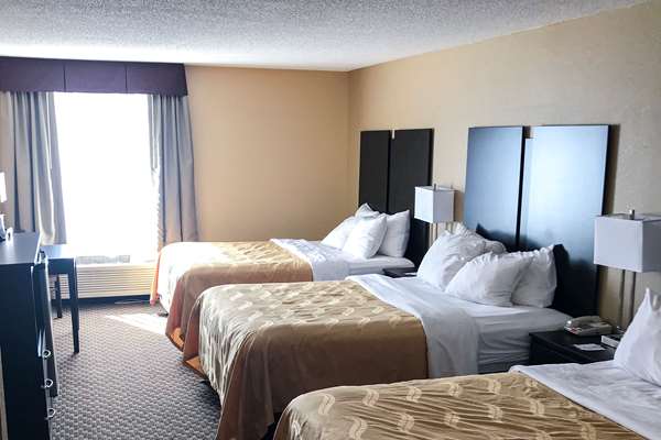  - Quality Inn & Suites Mendota - I-39, Exit 72