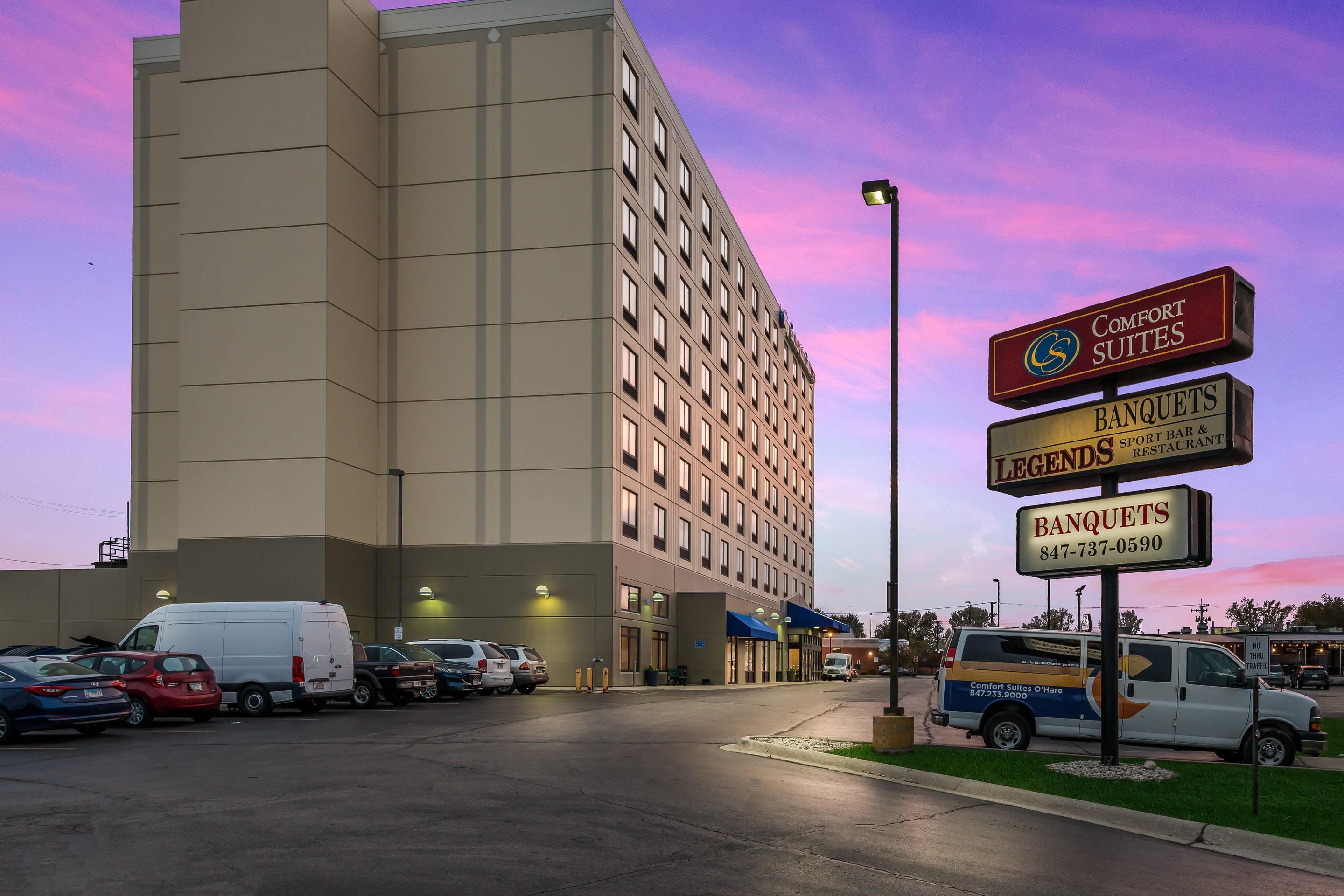 Twilight | Comfort Suites Chicago O'Hare Airport