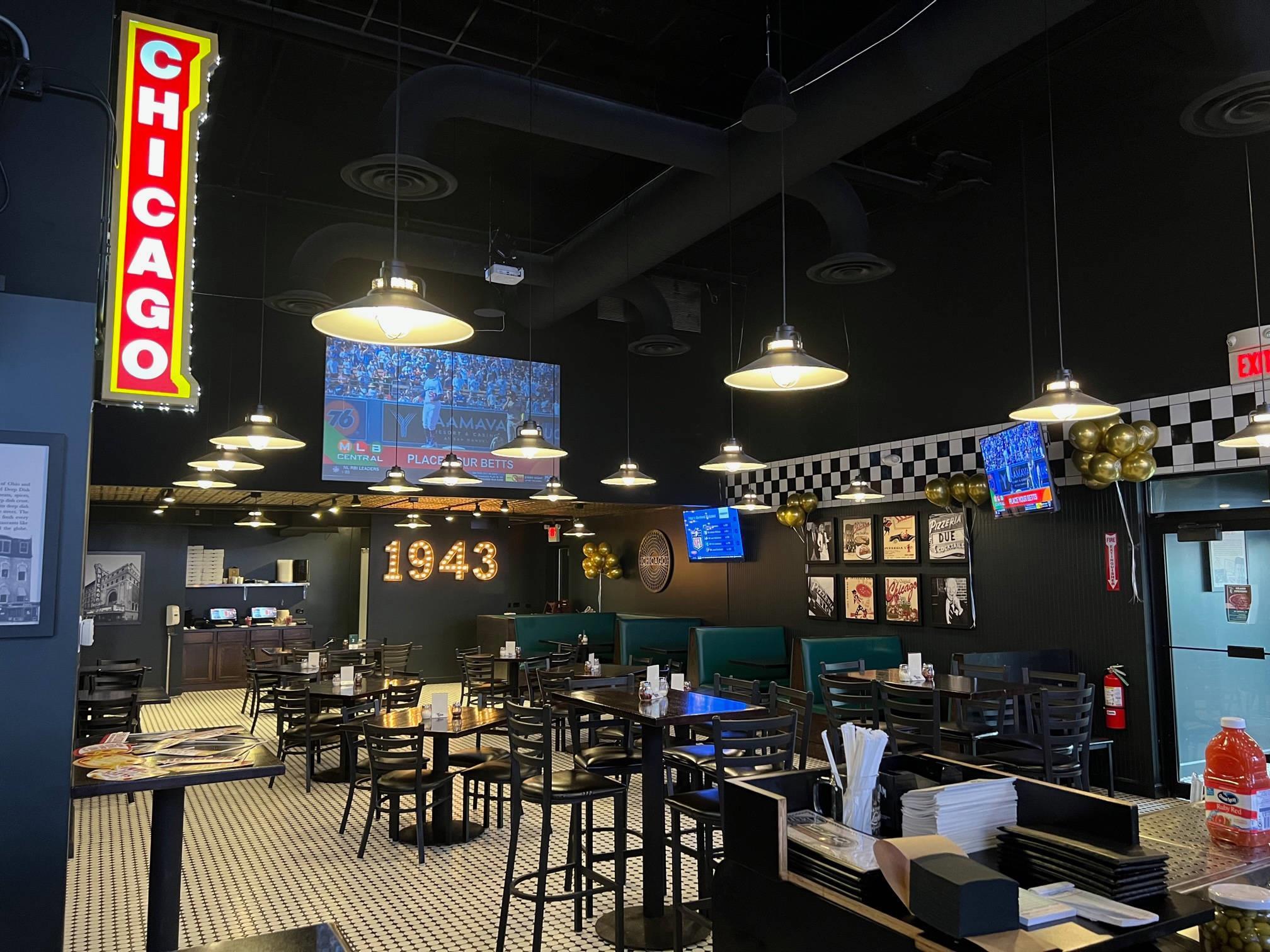 On-site restaurant | Comfort Suites Chicago O'Hare Airport