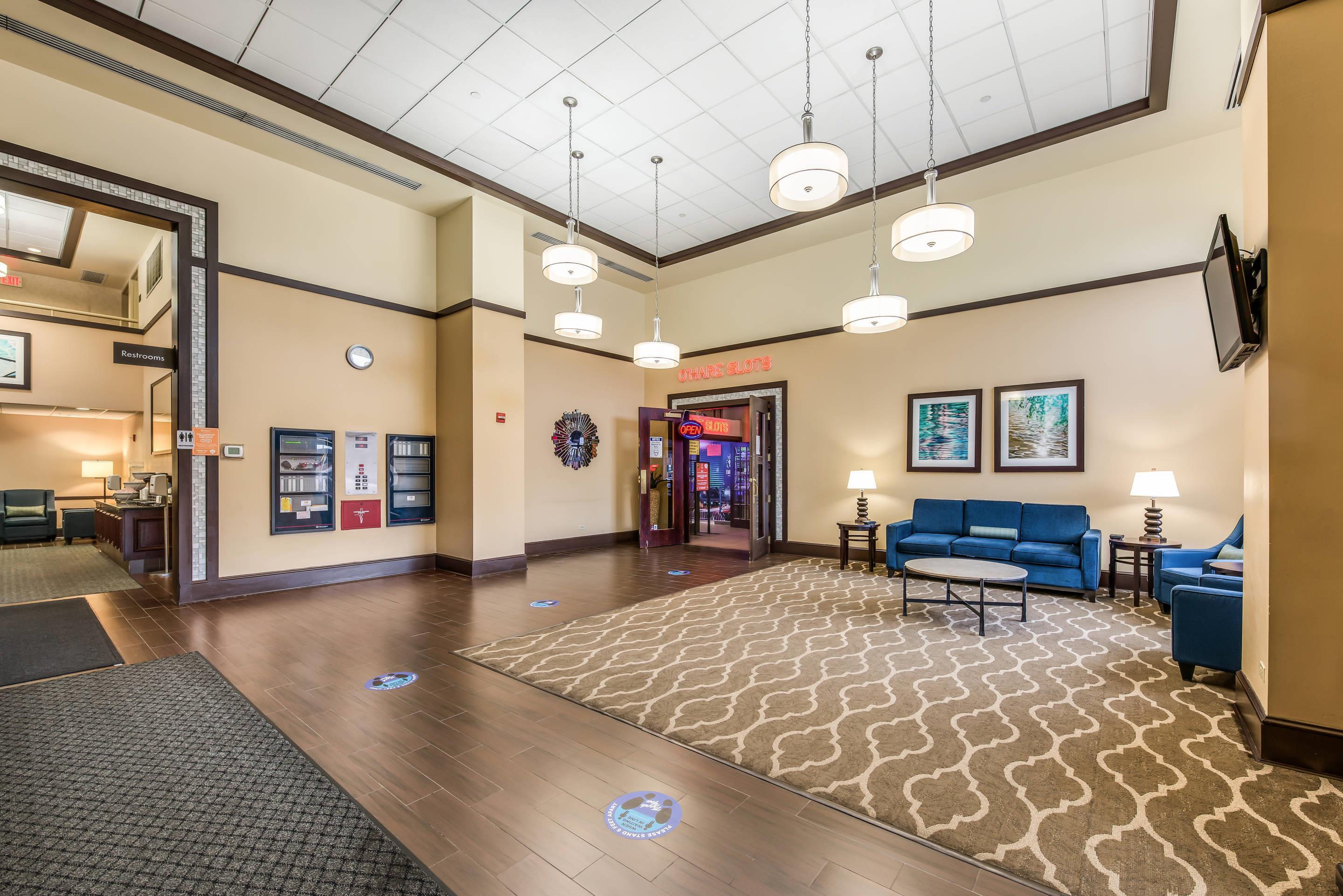 Lobby | Comfort Suites Chicago O'Hare Airport