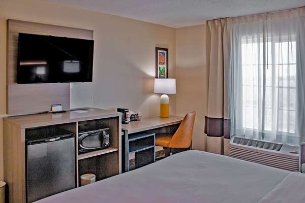  - Comfort Inn & Suites Geneva