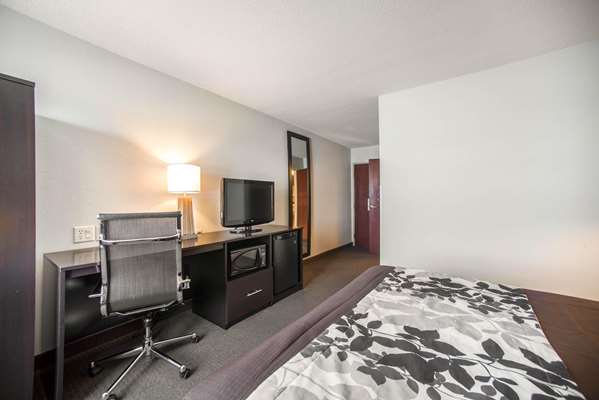  - Sleep Inn Decatur - I-72, Exit 144