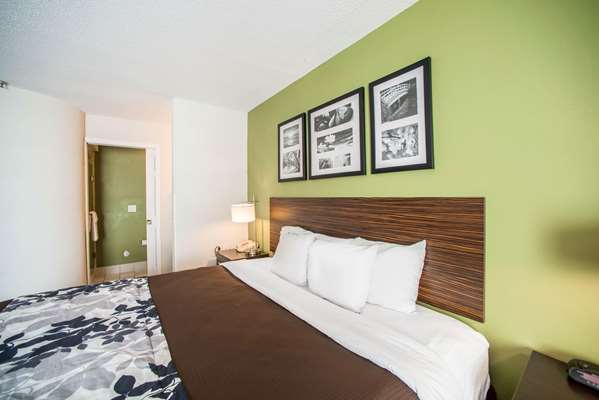  - Sleep Inn Decatur - I-72, Exit 144