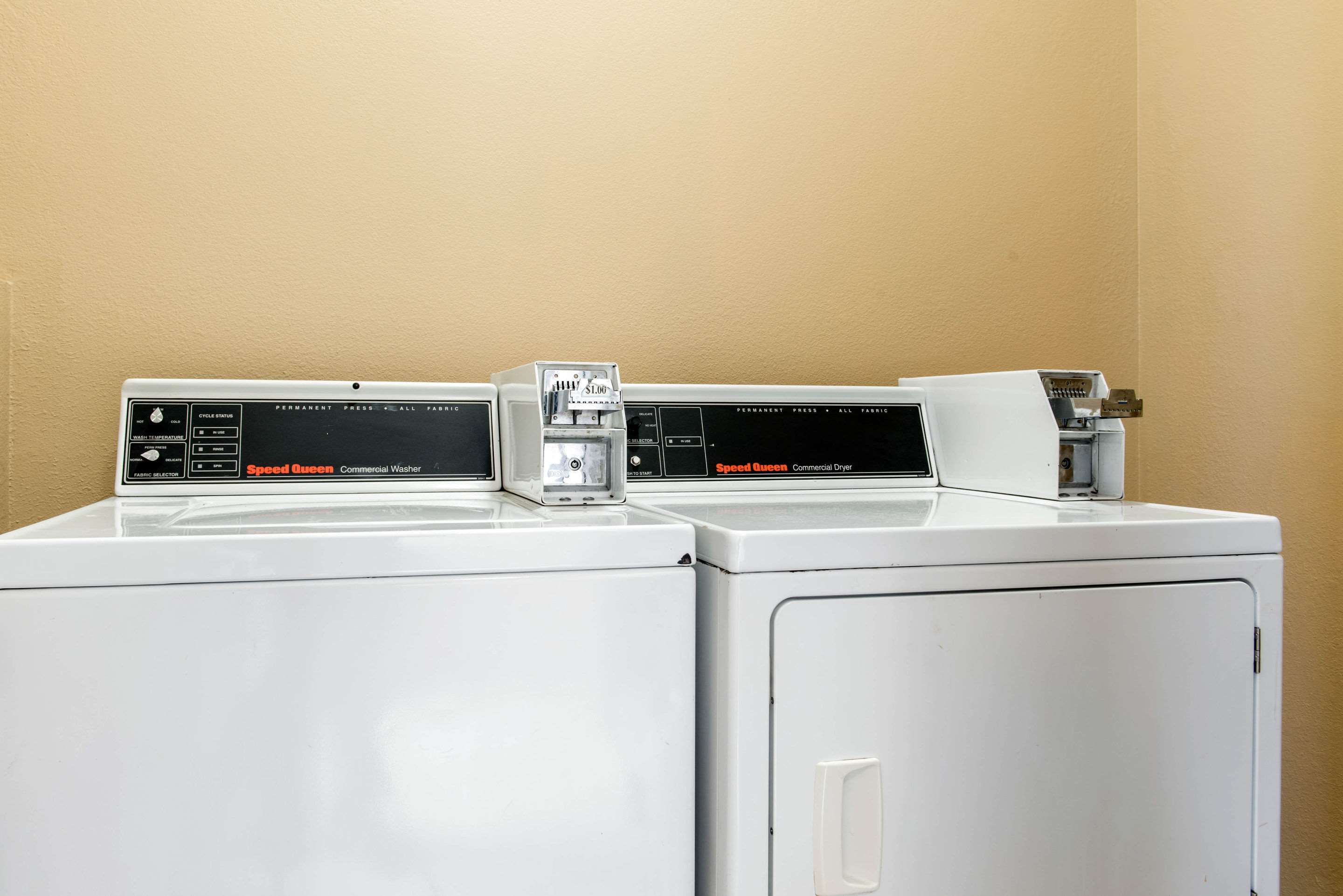 Guest laundry facilities | Quality Inn Jacksonville near I-72
