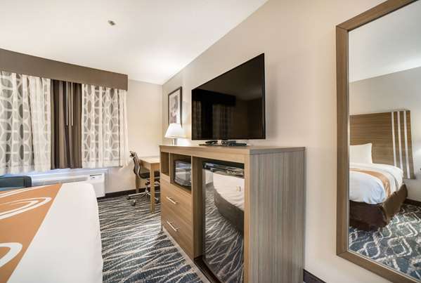  - Quality Inn Effingham - I-57 & I-70, Exit 160