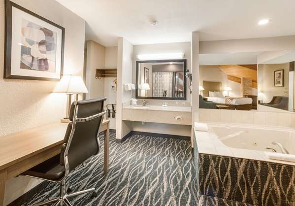 Suite - Quality Inn Effingham - I-57 & I-70, Exit 160