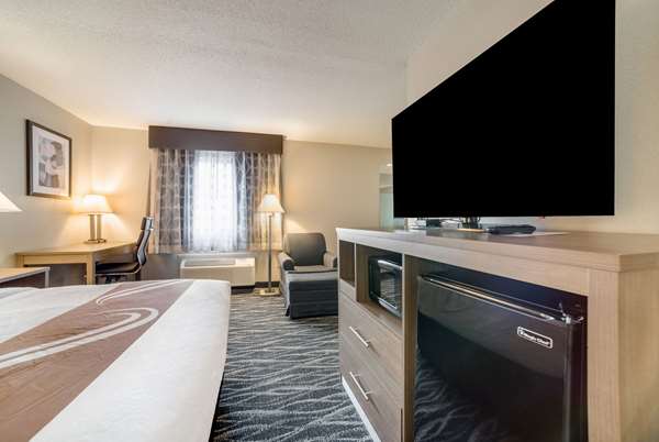  - Quality Inn Effingham - I-57 & I-70, Exit 160