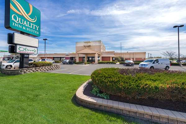 Exterior view - Quality Inn & Suites Bradley - I-57, Exit 315