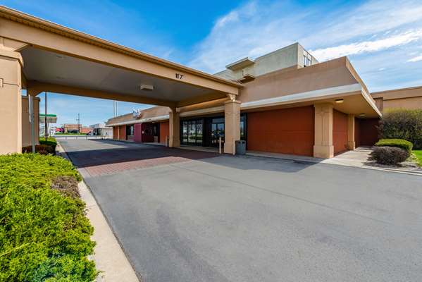 Exterior view - Quality Inn & Suites Bradley - I-57, Exit 315